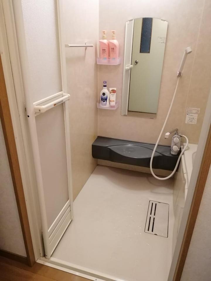 Yuri's * Tokio